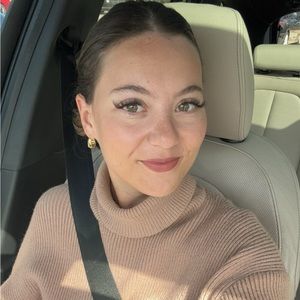 Meet your Posher, Caroline